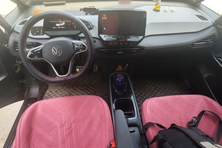 Used Volkswagen ID.3 2024 Outstanding Edition Center Console