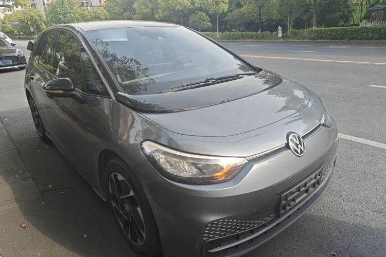 Used Volkswagen ID.3 2024 Outstanding Edition Exterior 1