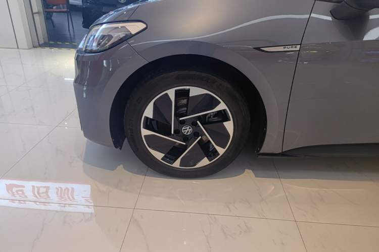 Used Volkswagen ID.3 2024 Pure & Smart Edition Exterior 4