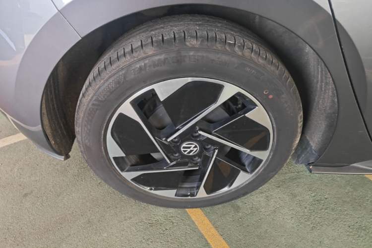 Used Volkswagen ID.3 2024 Outstanding Edition Exterior 5