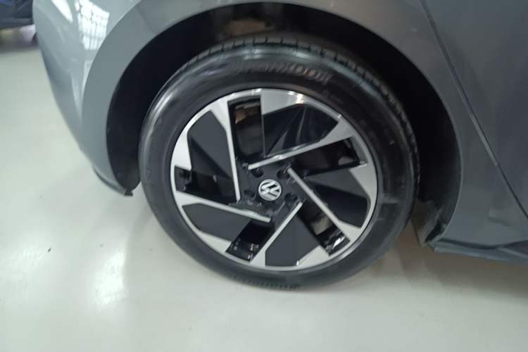 Used Volkswagen ID.3 2024 Outstanding Edition Exterior 5