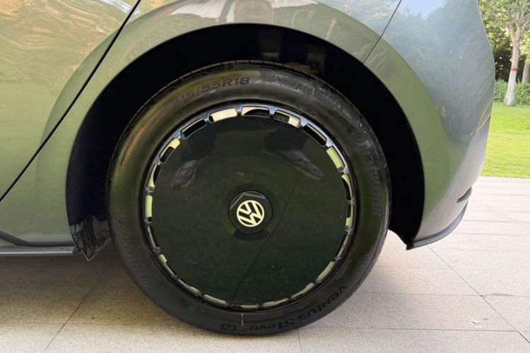 Used Volkswagen ID.3 2024 Outstanding Edition Exterior 5
