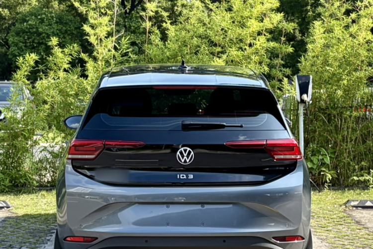 Used Volkswagen ID.3 2024 Outstanding Edition Exterior 9