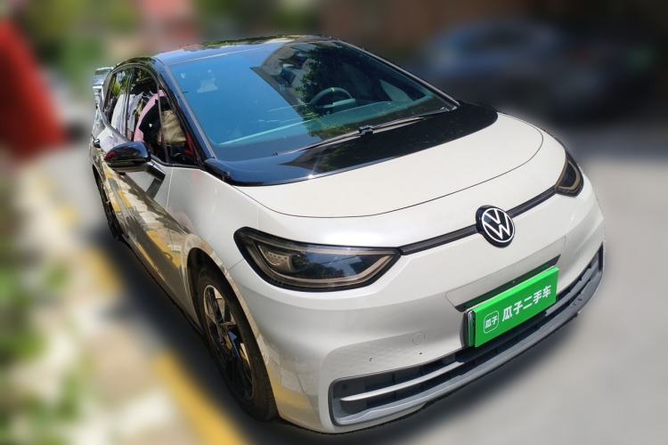 Used Volkswagen ID.3 2024 Intelligent Edition Front Right 45 Deg