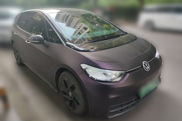 Used Volkswagen ID.3 2024 Outstanding Edition Front Right 45 Deg