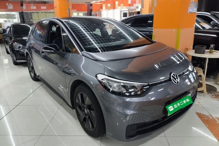 Used Volkswagen ID.3 2024 Pure & Smart Edition Front Right 45 Deg