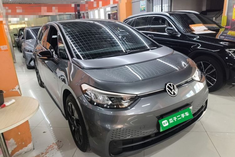Used Volkswagen ID.3 2024 Pure & Smart Edition Front Right 45 Deg