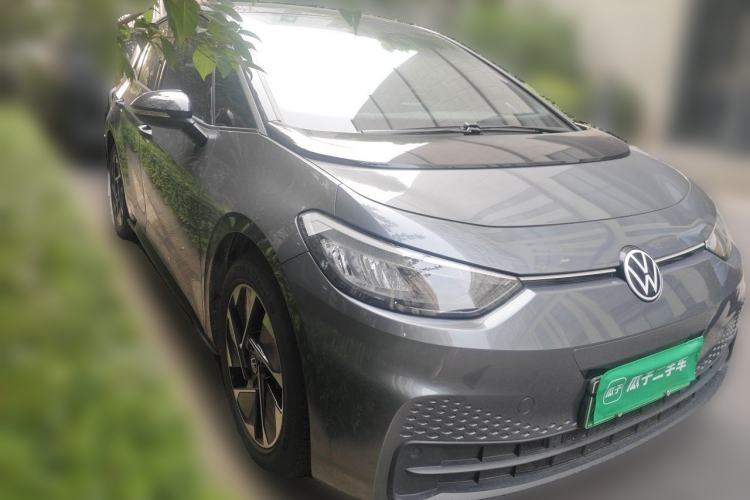 Used Volkswagen ID.3 2024 Outstanding Edition Front Right 45 Deg