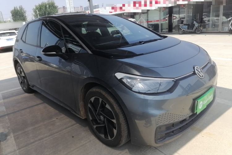 Used Volkswagen ID.3 2024 Pure & Smart Edition Front Right 45 Deg