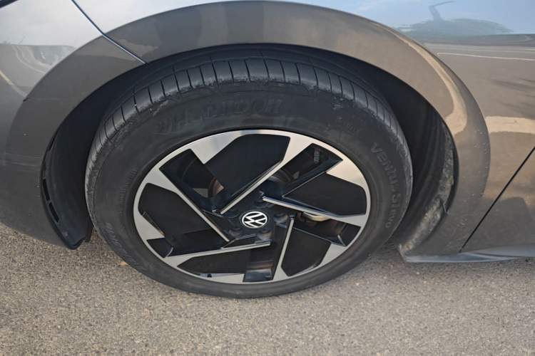 Used Volkswagen ID.3 2024 Pure & Smart Edition Left Front Wheel Hub
