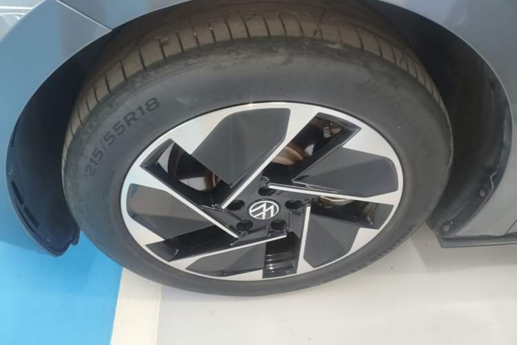 Used Volkswagen ID.3 2024 Outstanding Edition Left Front Wheel Hub
