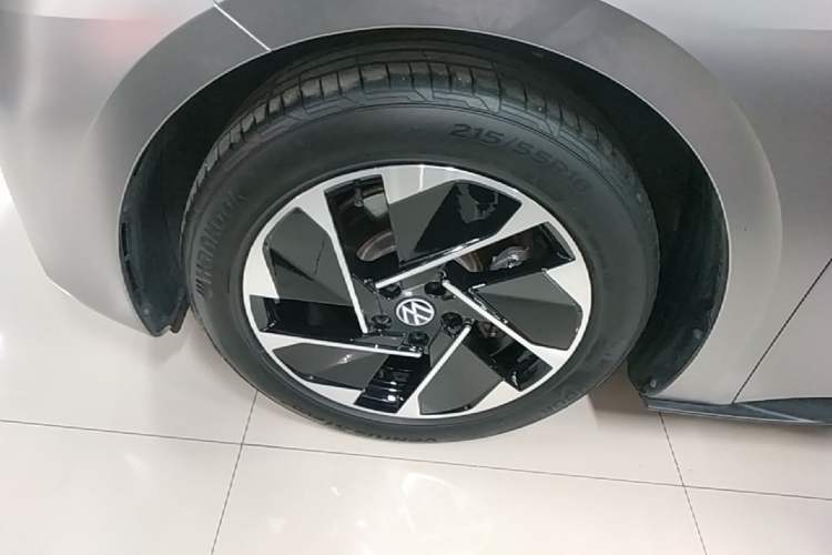 Used Volkswagen ID.3 2024 Outstanding Edition Left Front Wheel Hub