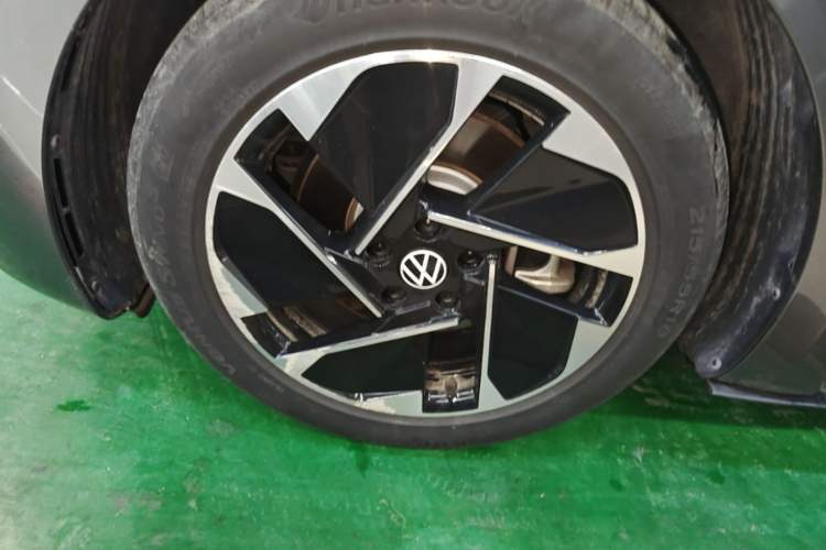 Used Volkswagen ID.3 2024 Outstanding Edition Left Front Wheel Hub