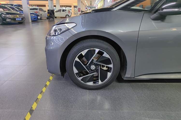 Used Volkswagen ID.3 2024 Pure & Smart Edition Left Front Wheel Hub