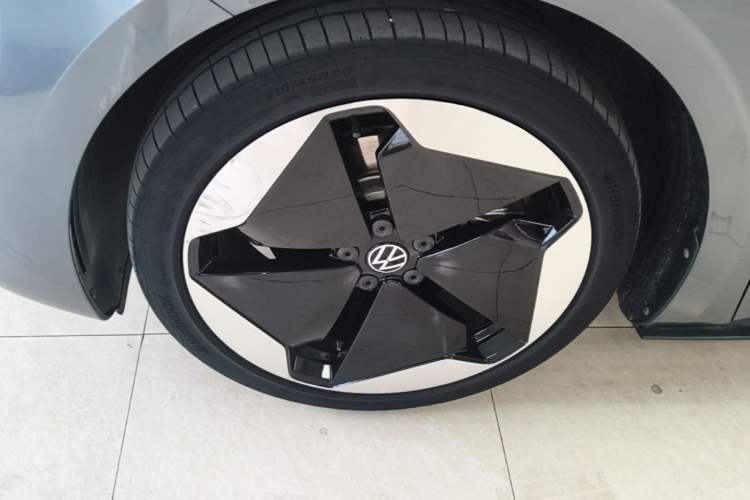 Used Volkswagen ID.3 2024 Outstanding Edition Left Front Wheel Hub