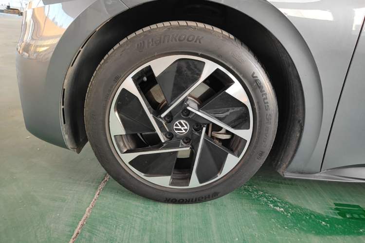 Used Volkswagen ID.3 2024 Pure & Smart Edition Left Front Wheel Hub