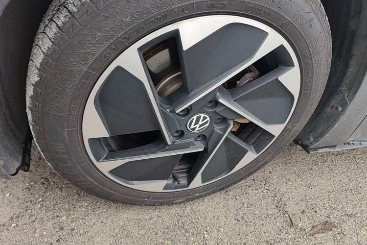 Used Volkswagen ID.3 2024 Pure & Smart Edition Left Front Wheel Hub