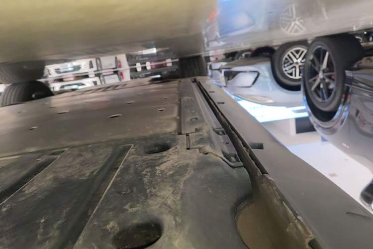 Used Volkswagen ID.3 2024 Outstanding Edition Left Side Sill