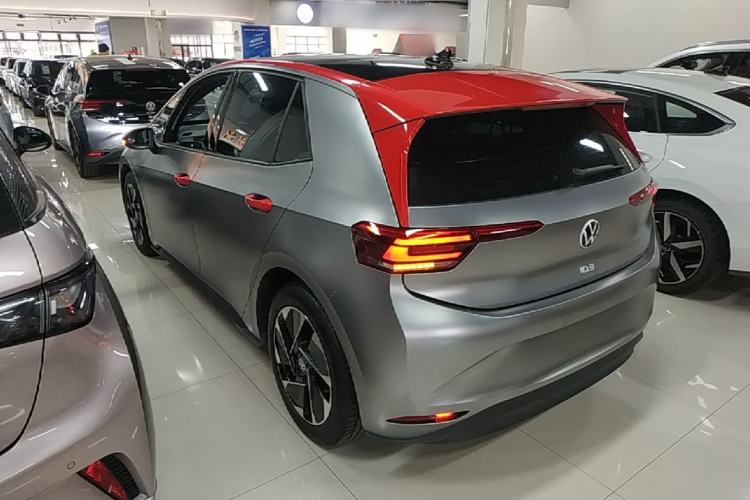Used Volkswagen ID.3 2024 Outstanding Edition Rear Left 45 Deg