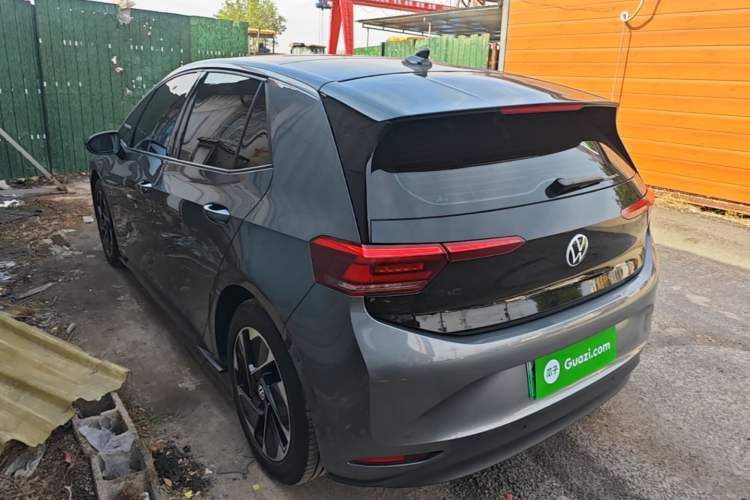 Used Volkswagen ID.3 2024 Outstanding Edition Rear Left 45 Deg