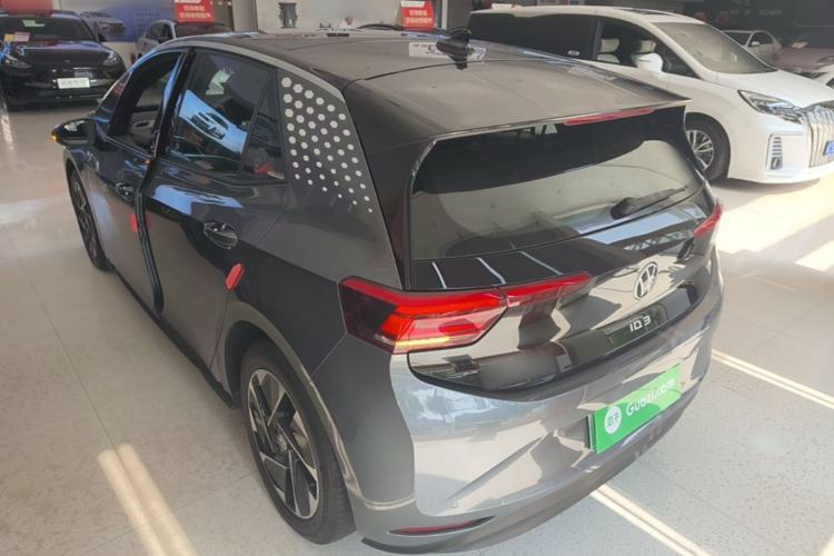 Used Volkswagen ID.3 2024 Outstanding Edition Rear Left 45 Deg