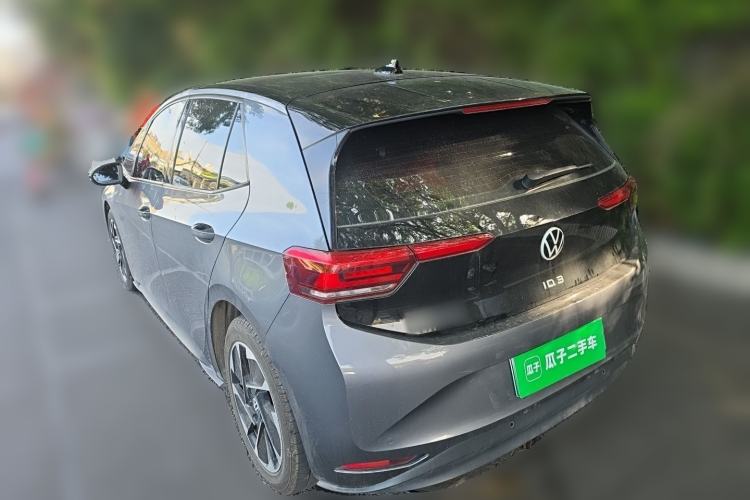 Used Volkswagen ID.3 2024 Outstanding Edition Rear Left 45 Deg