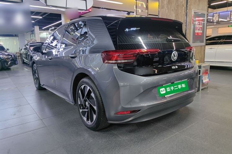 Used Volkswagen ID.3 2024 Pure & Smart Edition Rear Left 45 Deg