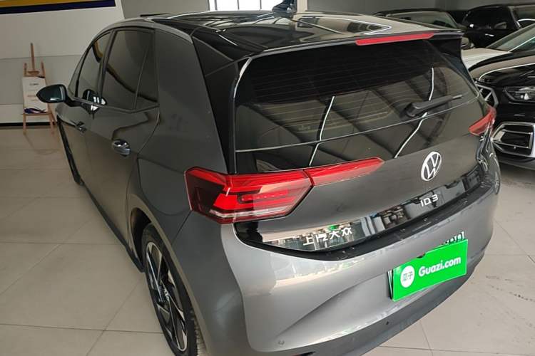 Used Volkswagen ID.3 2024 Pure & Smart Edition Rear Left 45 Deg