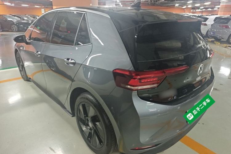 Used Volkswagen ID.3 2024 Outstanding Edition Rear Left 45 Deg
