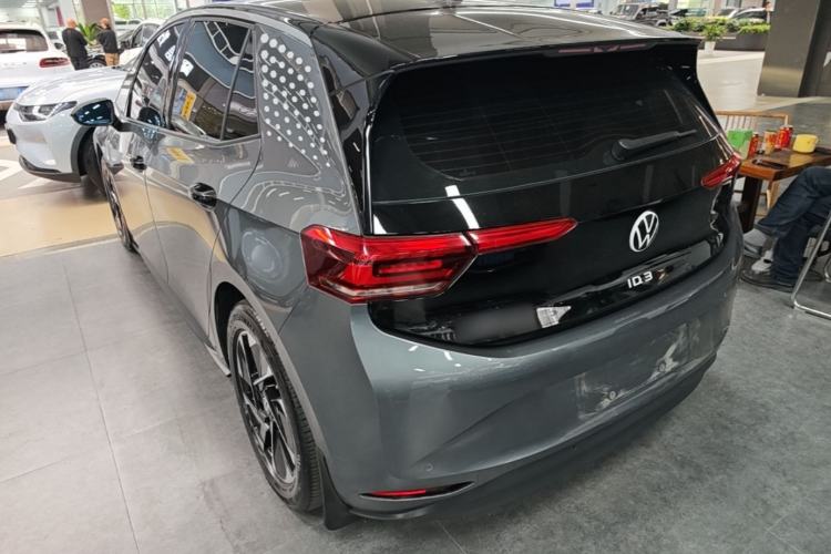Used Volkswagen ID.3 2024 Intelligent Edition Rear Left 45 Deg