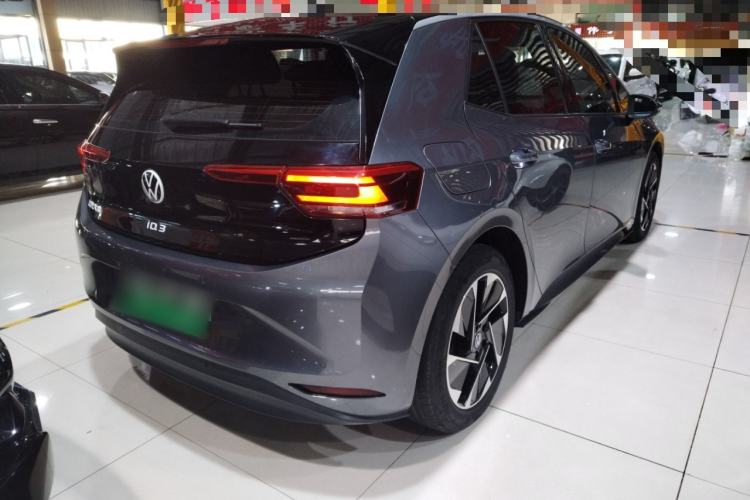 Used Volkswagen ID.3 2024 Outstanding Edition Rear Right 45 Deg