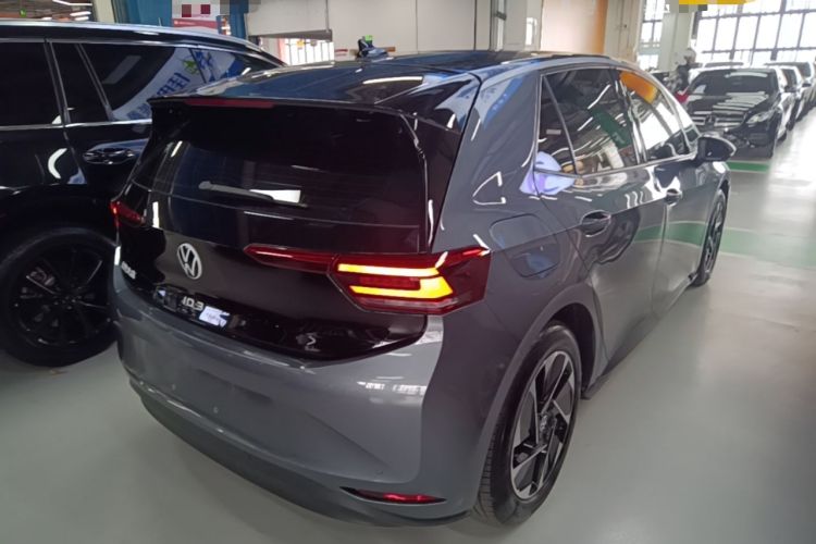 Used Volkswagen ID.3 2024 Outstanding Edition Rear Right 45 Deg