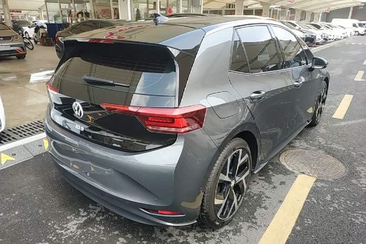 Used Volkswagen ID.3 2024 Intelligent Edition Rear Right 45 Deg