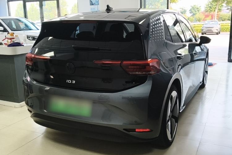 Used Volkswagen ID.3 2024 Outstanding Edition Rear Right 45 Deg