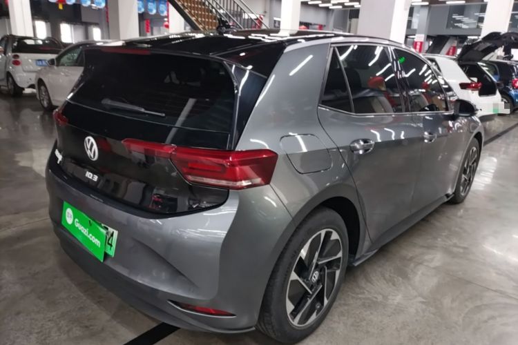 Used Volkswagen ID.3 2024 Outstanding Edition Rear Right 45 Deg