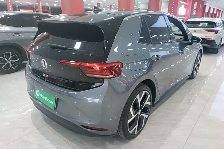 Used Volkswagen ID.3 2024 Outstanding Edition Rear Right 45 Deg
