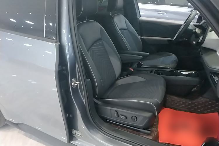 Used Volkswagen ID.3 2024 Outstanding Edition Right Front Seat