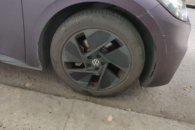 Used Volkswagen ID.3 2024 Outstanding Edition Right Front Wheel Hub