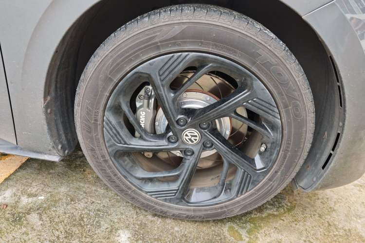 Used Volkswagen ID.3 2024 Intelligent Edition Right Front Wheel Hub