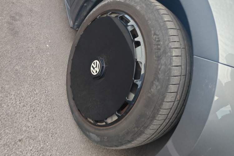 Used Volkswagen ID.3 2024 Outstanding Edition Right Front Wheel Hub