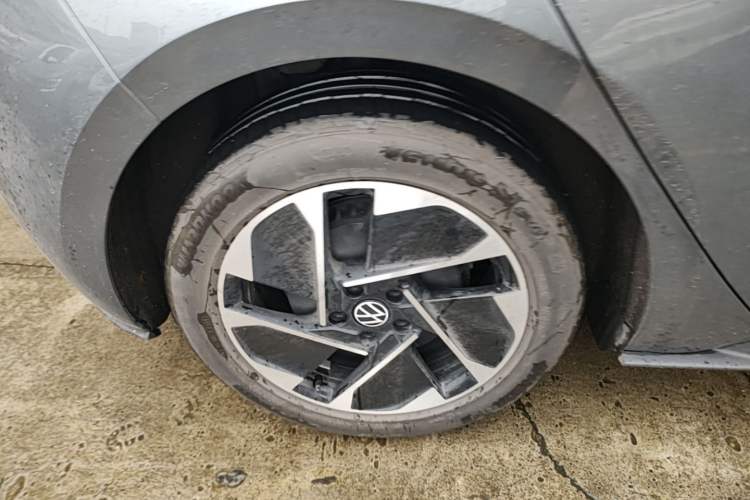 Used Volkswagen ID.3 2024 Outstanding Edition Right Rear Wheel Hub