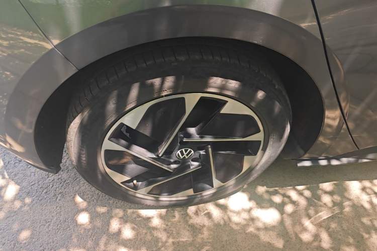 Used Volkswagen ID.3 2024 Pure & Smart Edition Right Rear Wheel Hub