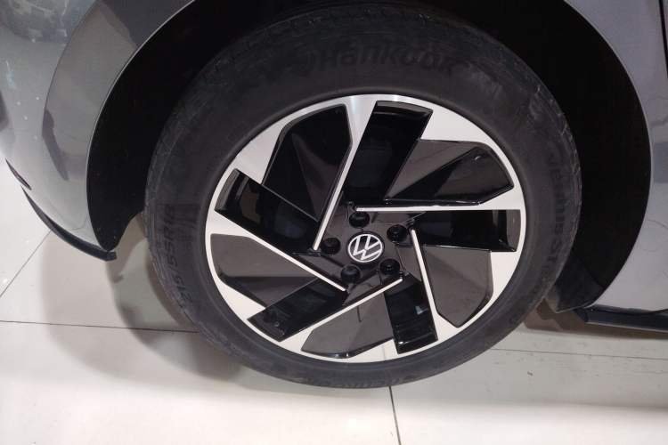 Used Volkswagen ID.3 2024 Outstanding Edition Right Rear Wheel Hub