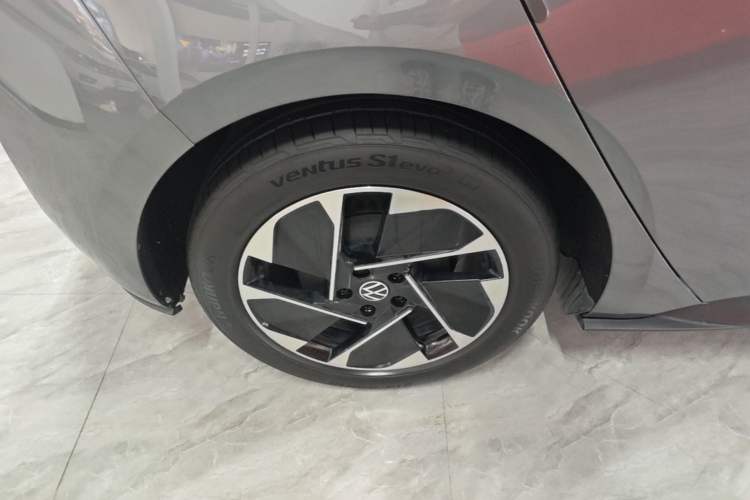 Used Volkswagen ID.3 2024 Pure & Smart Edition Right Rear Wheel Hub