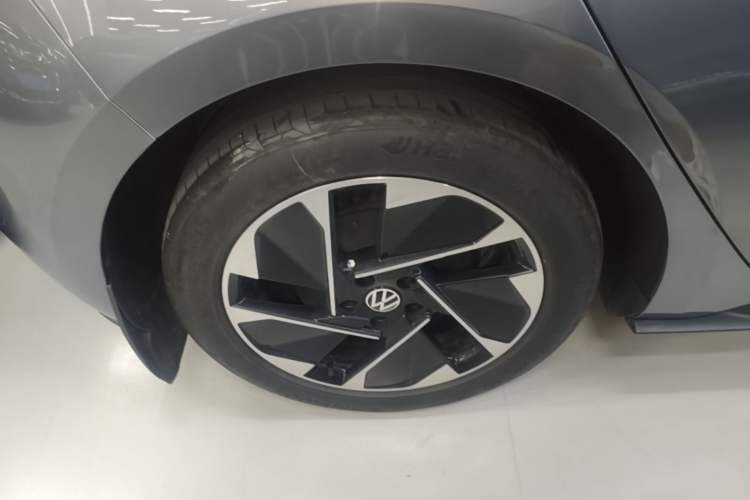Used Volkswagen ID.3 2024 Outstanding Edition Right Rear Wheel Hub