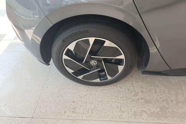 Used Volkswagen ID.3 2024 Outstanding Edition Right Rear Wheel Hub