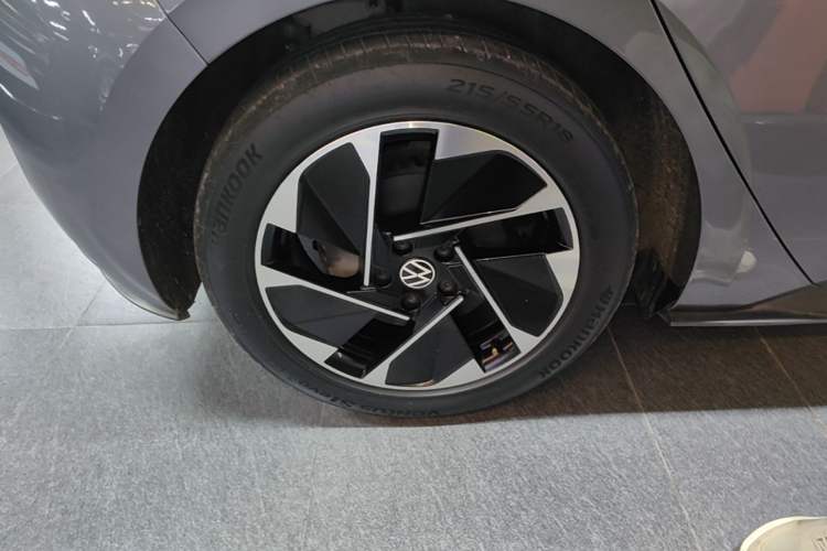 Used Volkswagen ID.3 2024 Pure & Smart Edition Right Rear Wheel Hub