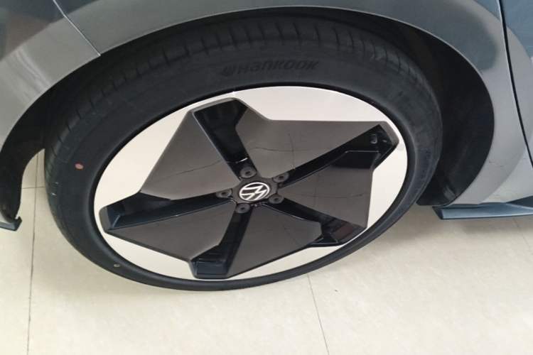 Used Volkswagen ID.3 2024 Outstanding Edition Right Rear Wheel Hub