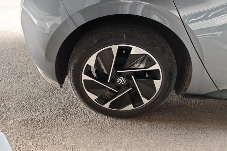Used Volkswagen ID.3 2024 Intelligent Edition Right Rear Wheel Hub