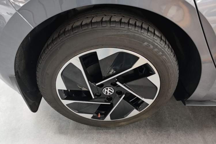 Used Volkswagen ID.3 2024 Intelligent Edition Right Rear Wheel Hub